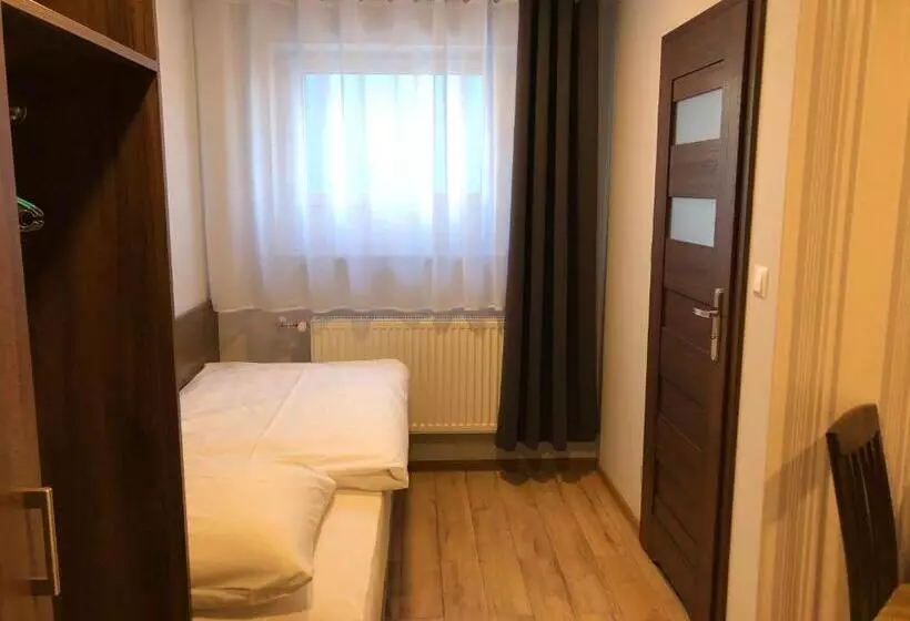 ユースホステル Noclegi Mikołów