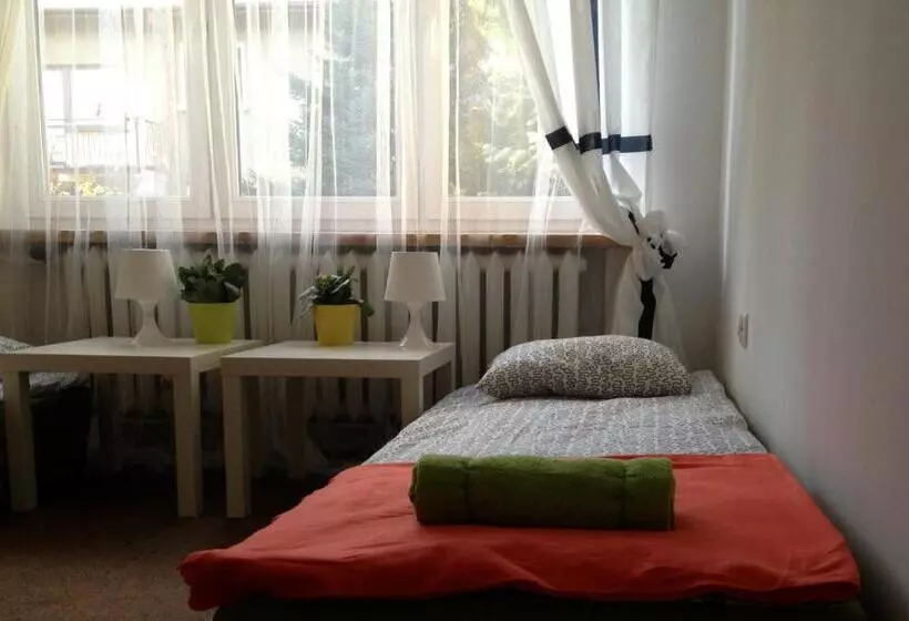هاستل Place4us