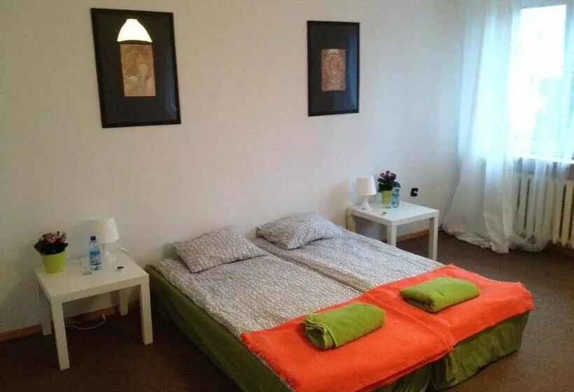 هاستل Place4us