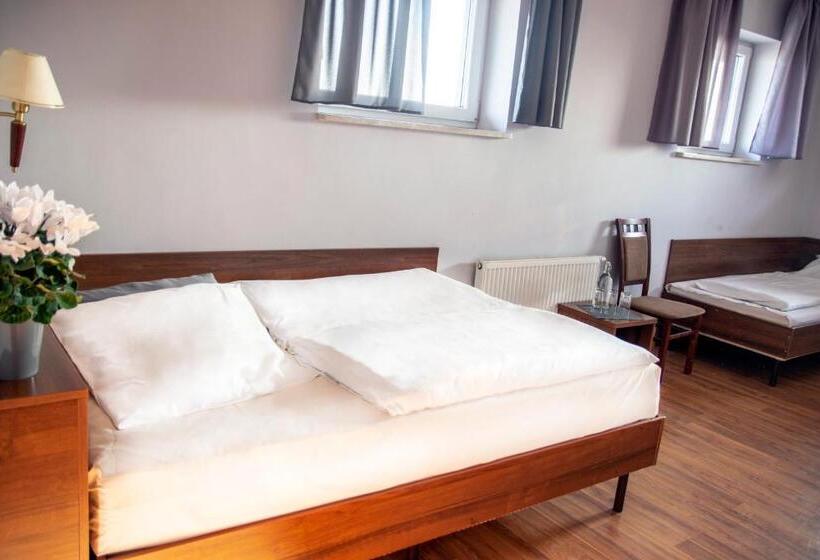 הוסטל Weranda Rooms