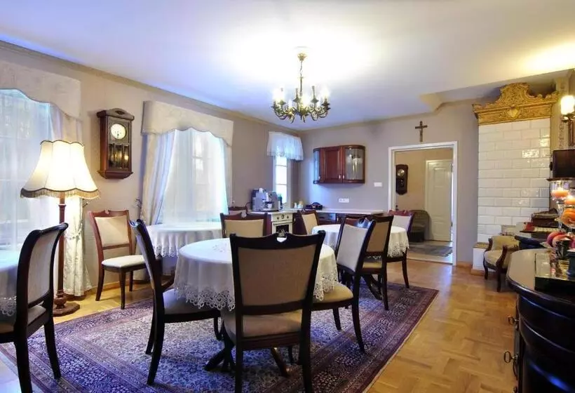 Aamiaismajoitus (B&B) Dworek Ojca Mateusza