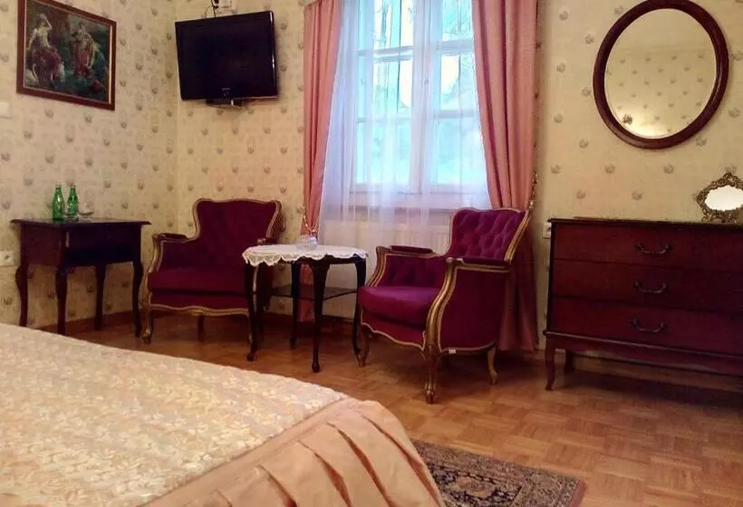 Aamiaismajoitus (B&B) Dworek Ojca Mateusza