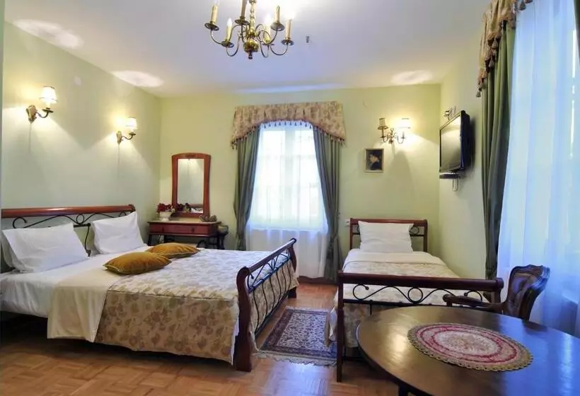 Aamiaismajoitus (B&B) Dworek Ojca Mateusza