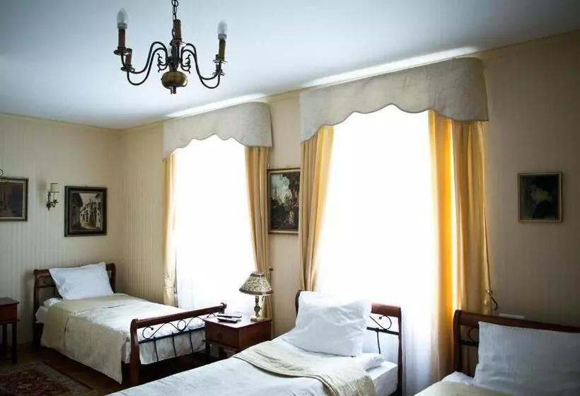 Aamiaismajoitus (B&B) Dworek Ojca Mateusza