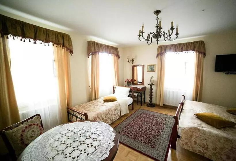 Aamiaismajoitus (B&B) Dworek Ojca Mateusza