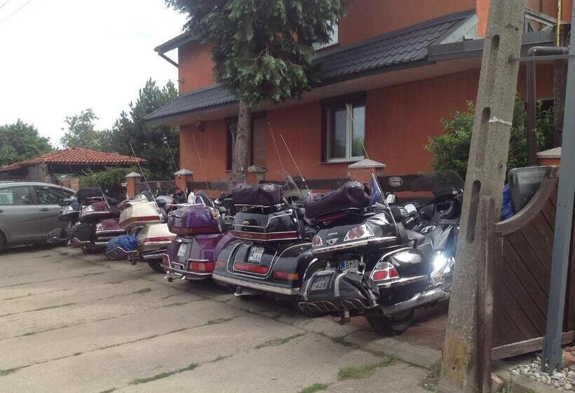 Aamiaismajoitus (B&B) Gościniec Pod Markizami