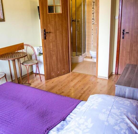 Aamiaismajoitus (B&B) Gościniec Pod Markizami