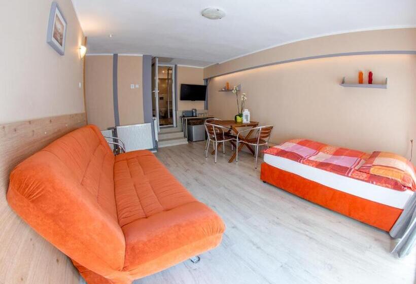 Aamiaismajoitus (B&B) Gościniec Pod Markizami