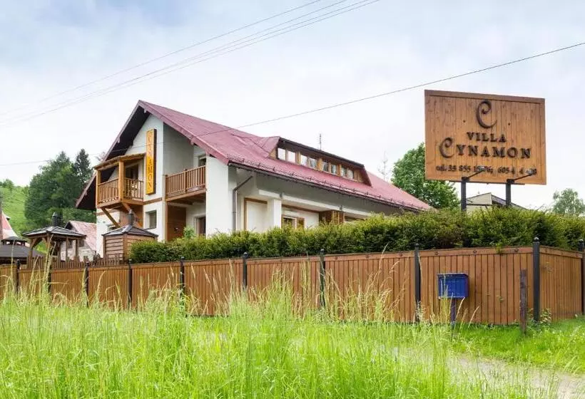 Aamiaismajoitus (B&B) Villa Cynamon