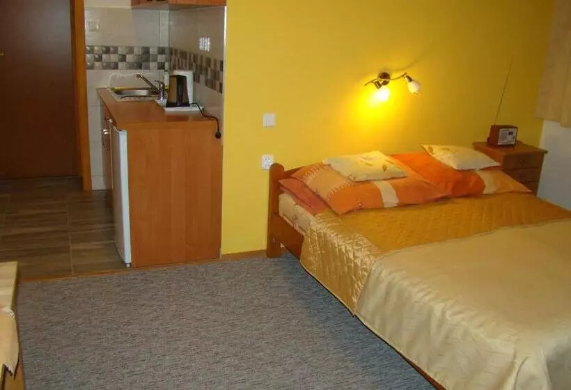 Aamiaismajoitus (B&B) Willa Stenia Apartamenty