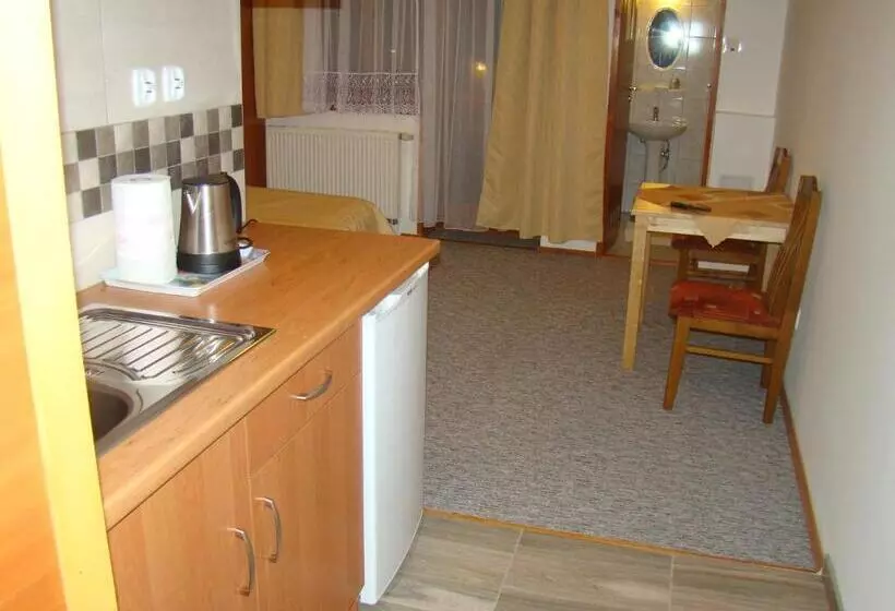 Aamiaismajoitus (B&B) Willa Stenia Apartamenty