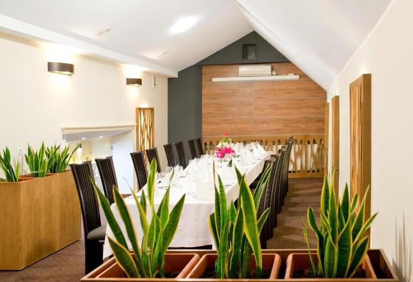 בית מלון כפרי Capitol