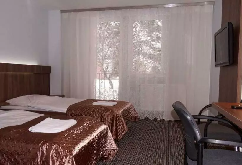 Hotel Junior