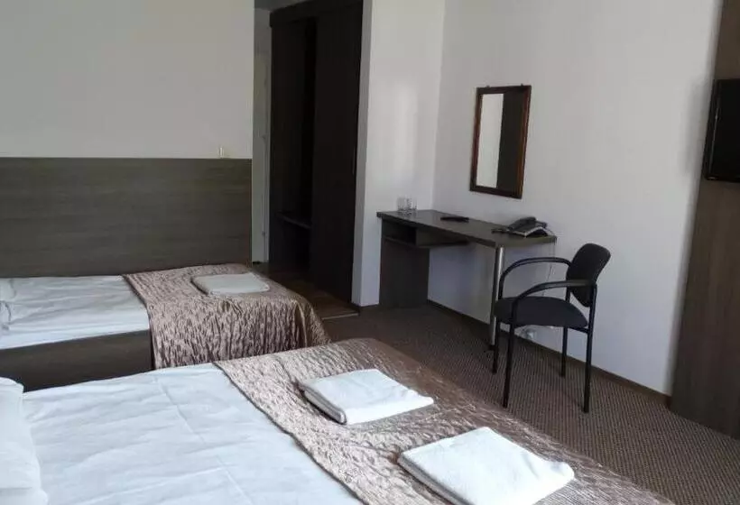 Hotel Junior