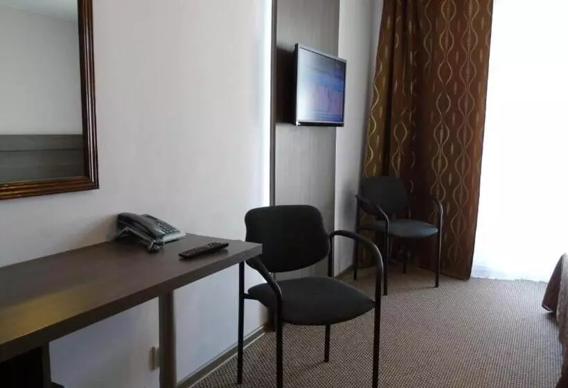 Hotel Junior