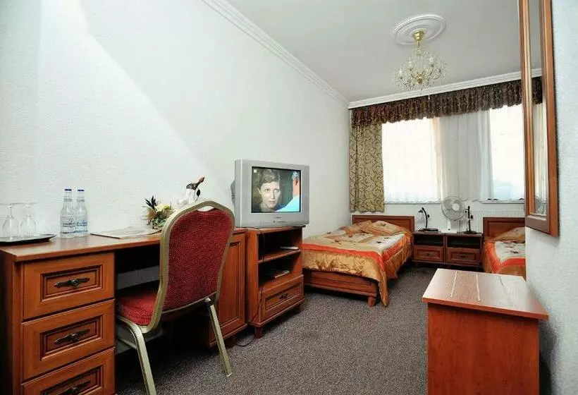 Hotelli Restauracja Twist