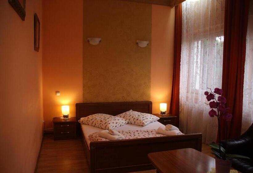 汽车旅馆  Zajazd Pod Kominkiem   Brzoza Koło Torunia