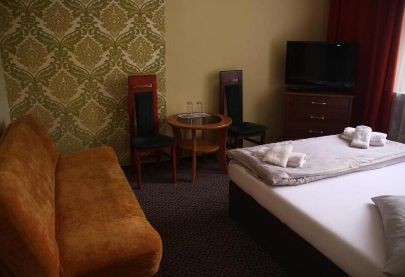 汽车旅馆  Zajazd Pod Kominkiem   Brzoza Koło Torunia