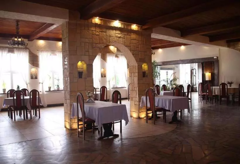 Motelli Zajazd Pod Kominkiem   Brzoza Koło Torunia