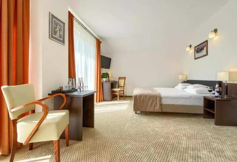 リゾートホテル 4 Pory Roku & Spa