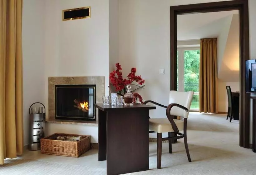 リゾートホテル 4 Pory Roku & Spa