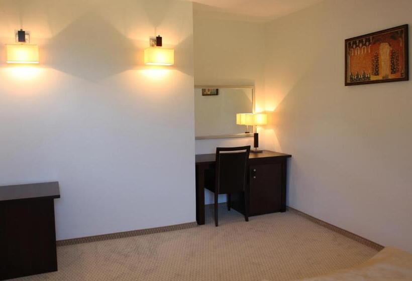 استراحتگاه 4 Pory Roku & Spa