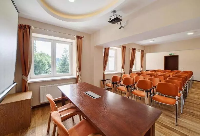 リゾートホテル Leśna Polana