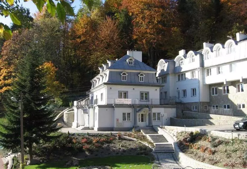 リゾートホテル Leśna Polana