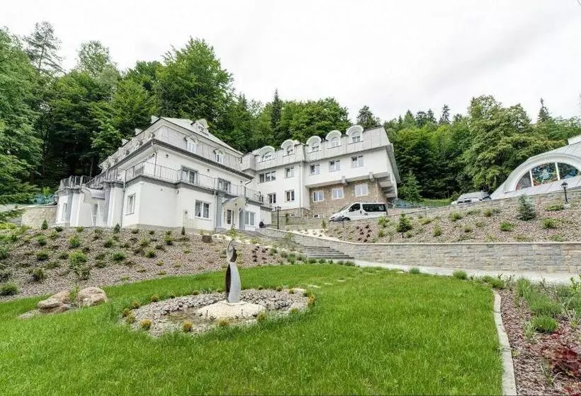 リゾートホテル Leśna Polana