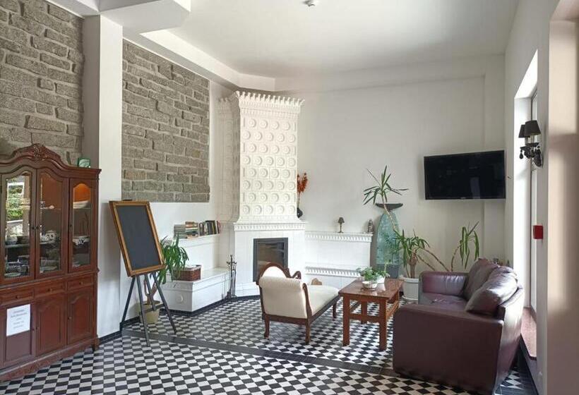 استراحتگاه Willa Magnat