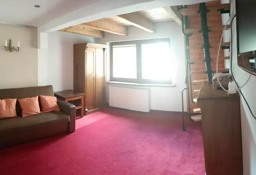 استراحتگاه Willa Magnat