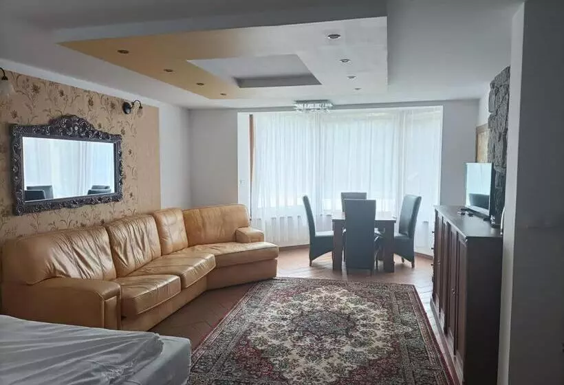 استراحتگاه Willa Magnat