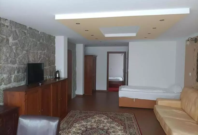 استراحتگاه Willa Magnat