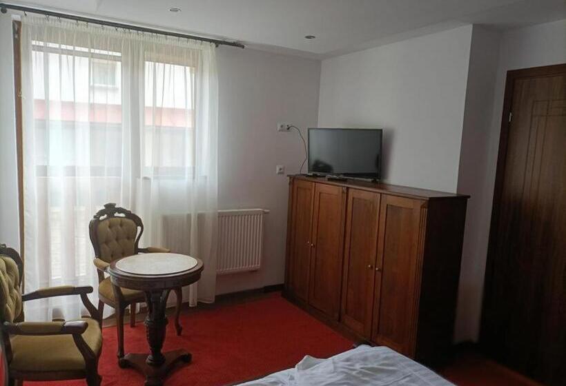 استراحتگاه Willa Magnat