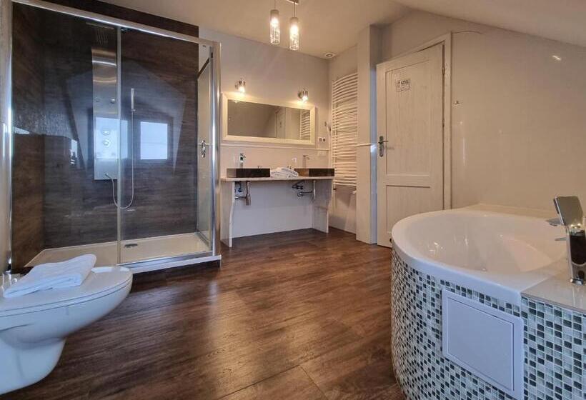 민박 Dworek Jabłonna