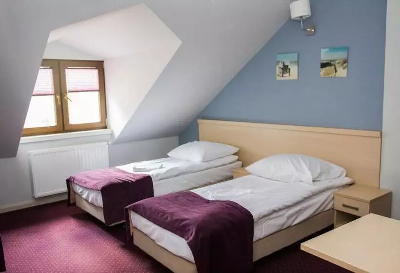 Aamiaismajoitus (B&B) Dworek Jabłonna