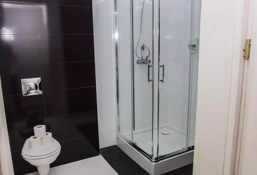 Aamiaismajoitus (B&B) Dworek Jabłonna