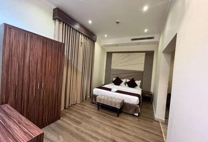 בית מלון כפרי Holiday Plus Qurtubah