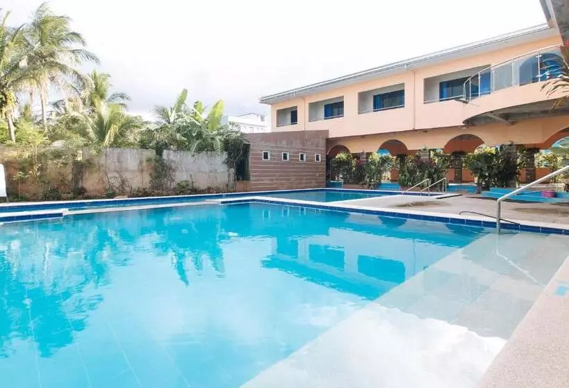 Hotelli Reddoorz Plus Near Municipality Of Luisiana Laguna