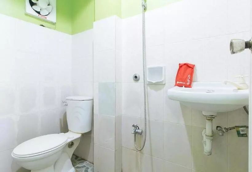 Hotelli Reddoorz Plus Near Municipality Of Luisiana Laguna