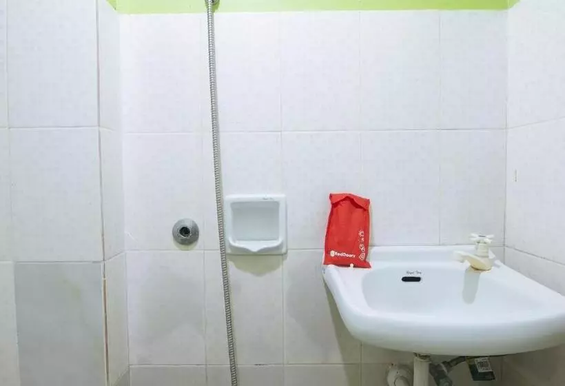 Hotelli Reddoorz Plus Near Municipality Of Luisiana Laguna