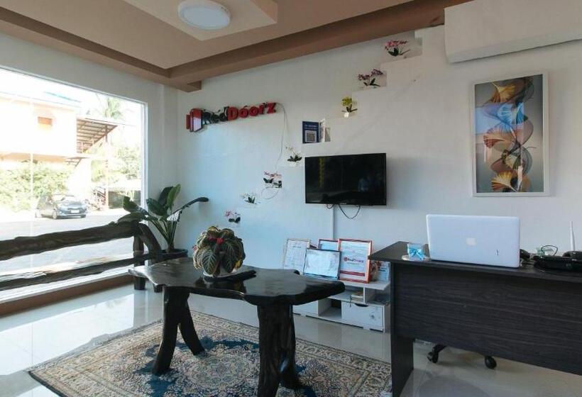 Hotel Reddoorz Plus Near Municipality Of Luisiana Laguna