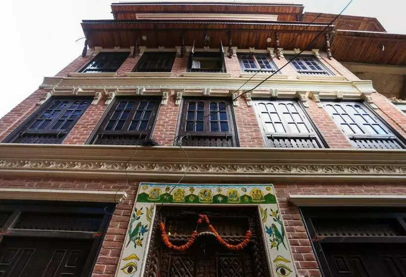 پانسیون Lumwoh Guest House