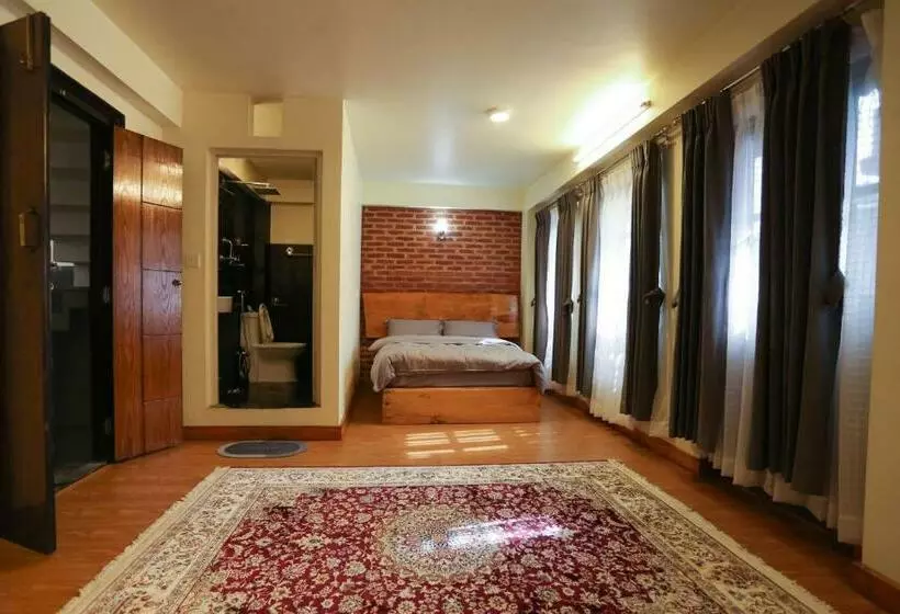 پانسیون Lumwoh Guest House