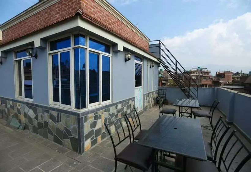 پانسیون Lumwoh Guest House