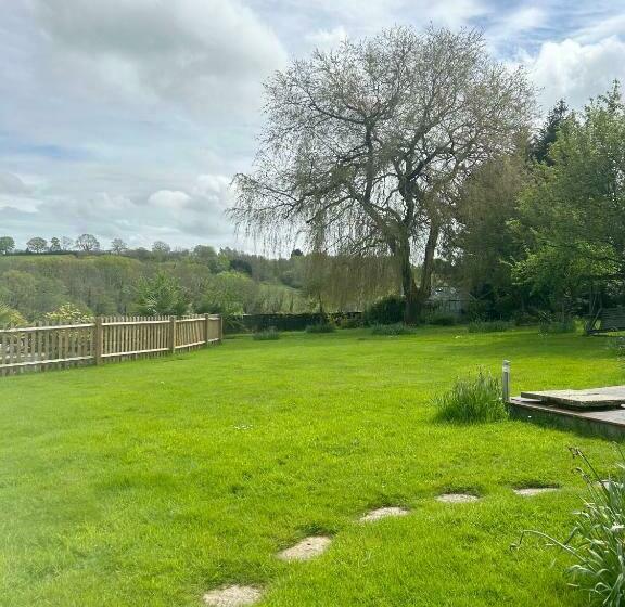 פנסיון Meadow View