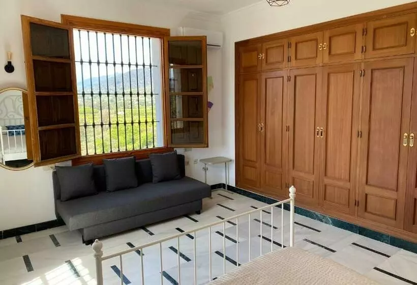 Aamiaismajoitus (B&B) Cuartos Y Desayunos Hacienda Los Olivos álora