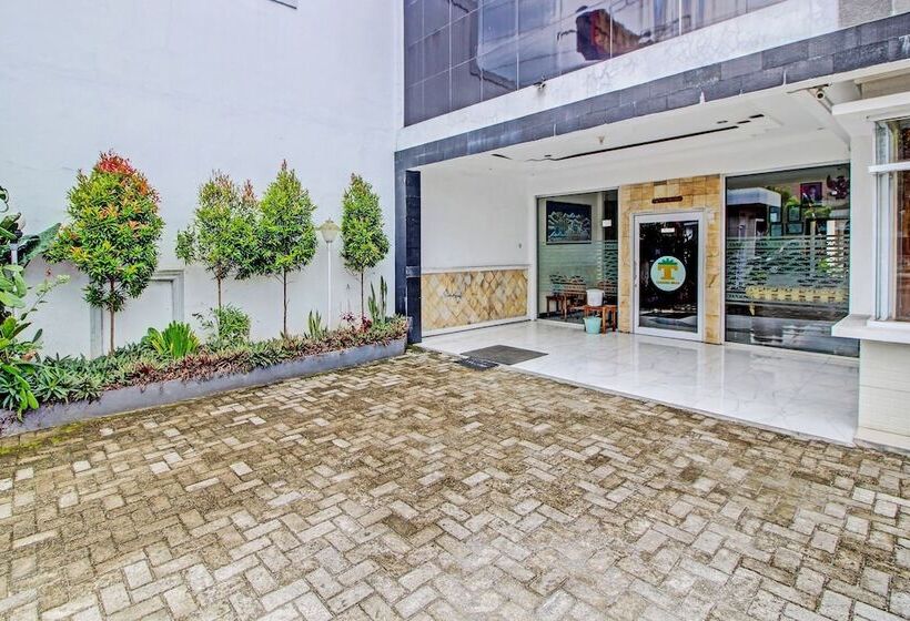 Collection O 92242 Hotel Tanjung Emas