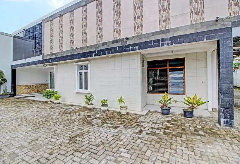 Collection O 92242 Hotel Tanjung Emas