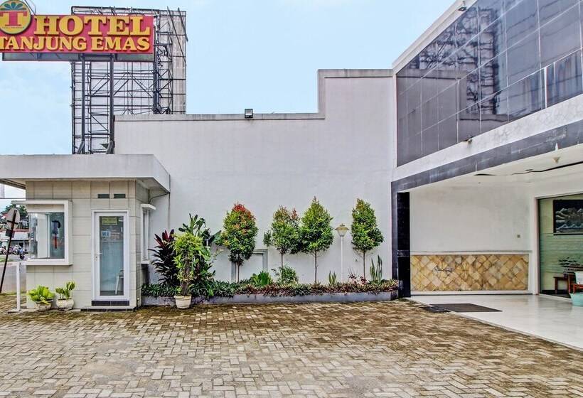 Collection O 92242 Hotel Tanjung Emas